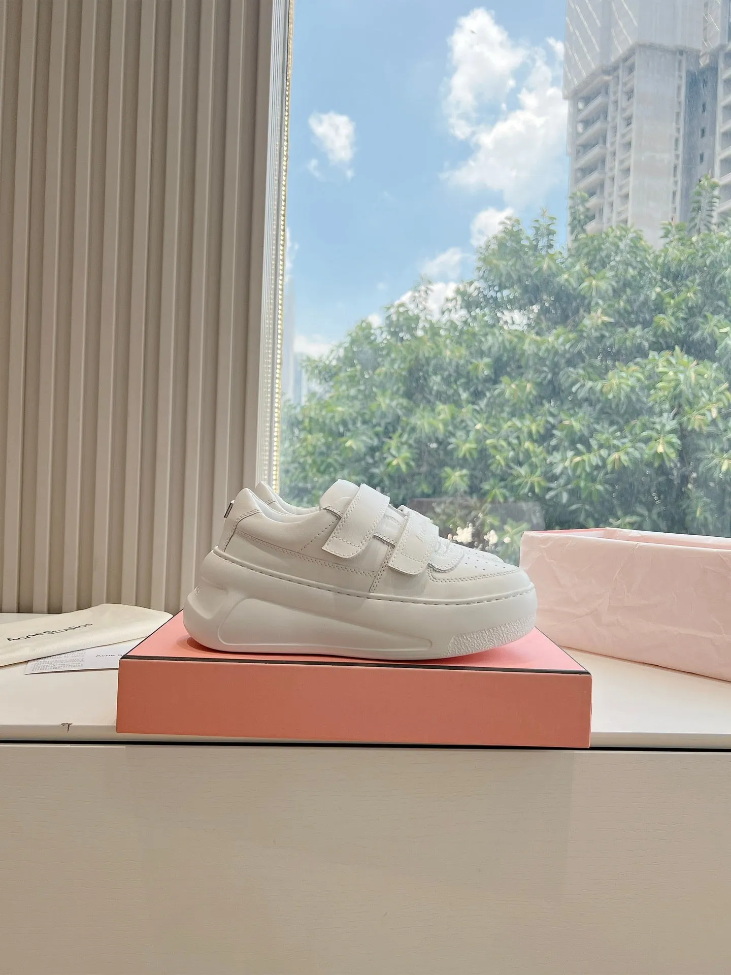 ACNE STUDIO SNEAKER IN WHITE LAMBSKIN