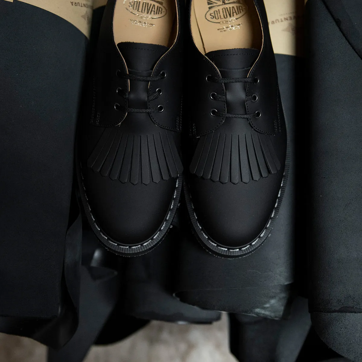 Black Greasy Gibson Shoe & Shoe Kiltie