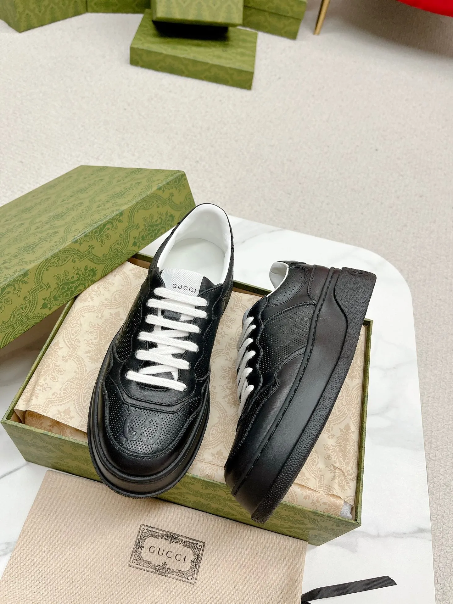 CALFSKIN EMBOSSED TRAINER Most popular GG Simple Gucci BLACK