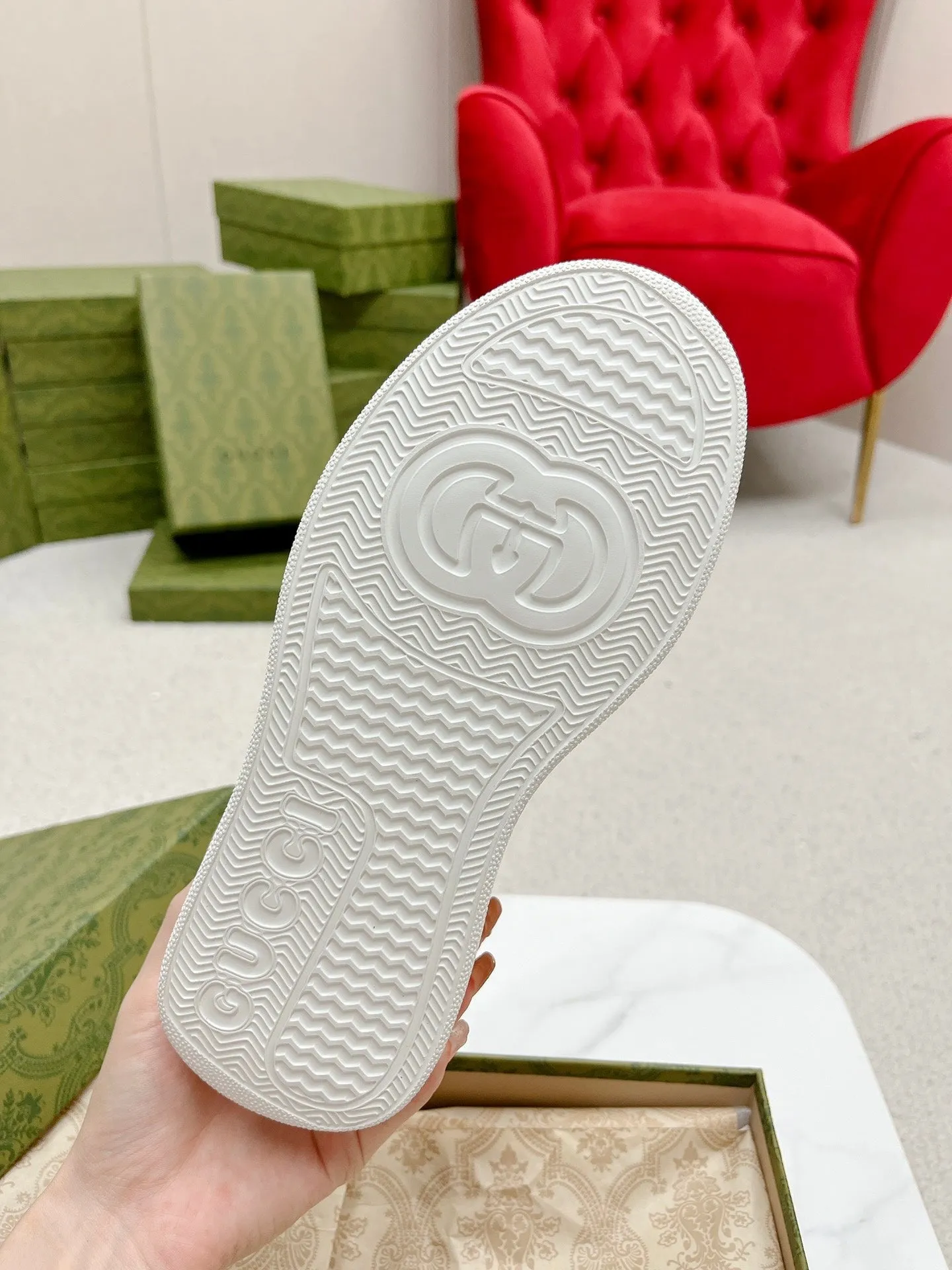 GG TRAINER WHITE CALFSKIN