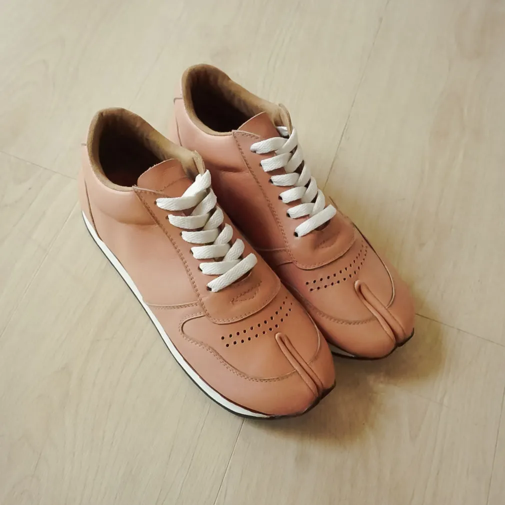 Gin Leather Tabi Sneakers