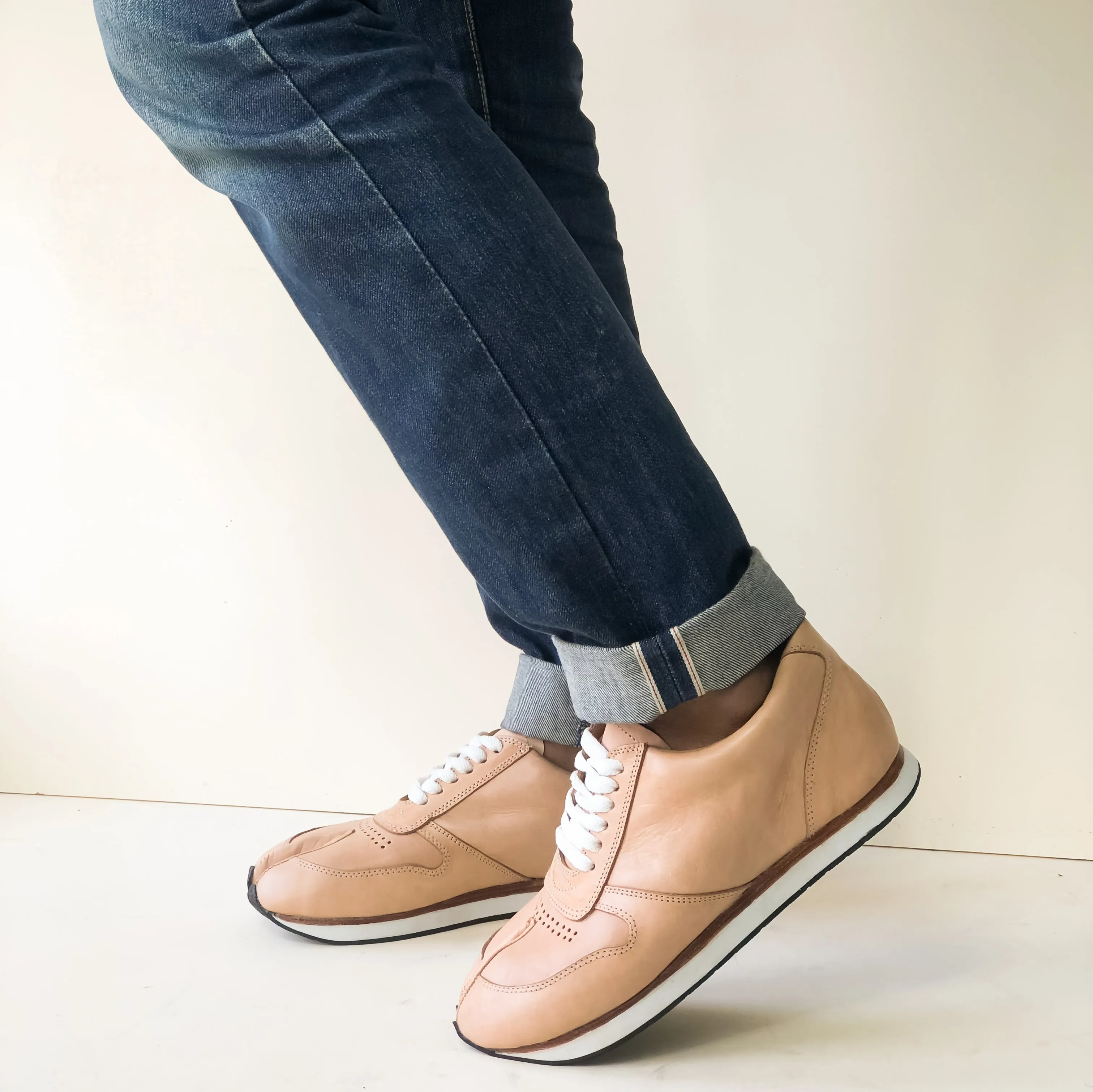 Gin Leather Tabi Sneakers