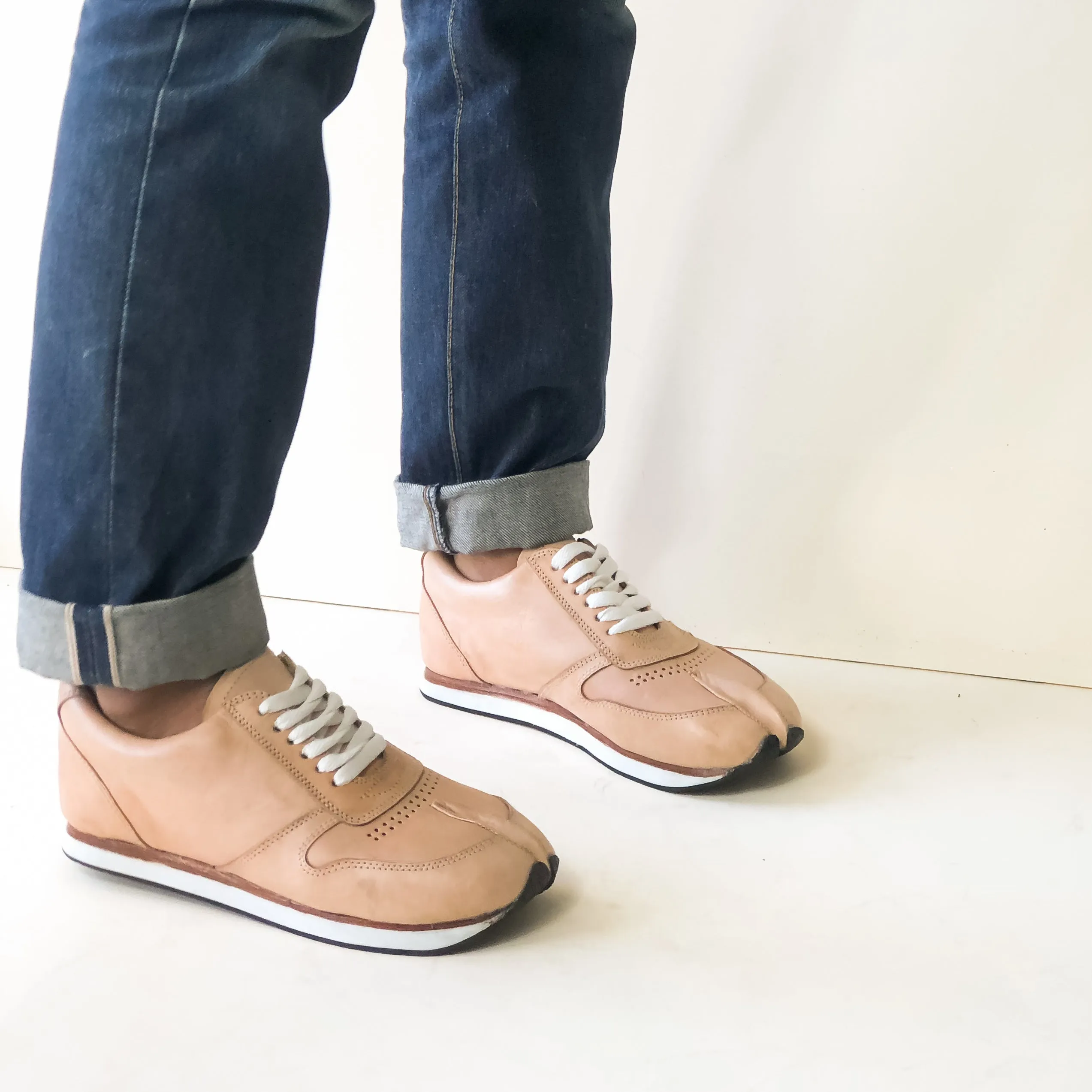 Gin Leather Tabi Sneakers