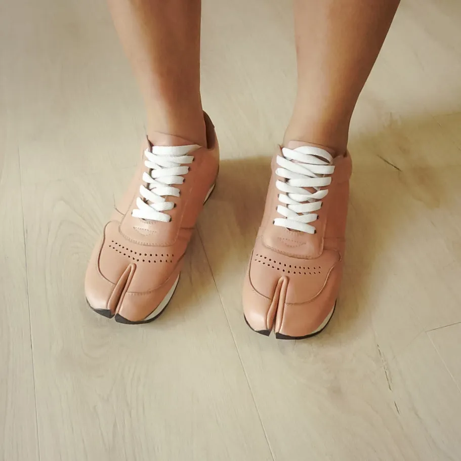 Gin Leather Tabi Sneakers