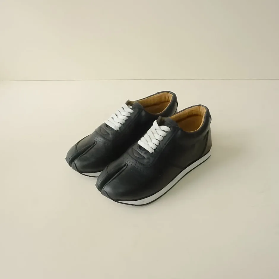 Gin Leather Tabi Sneakers