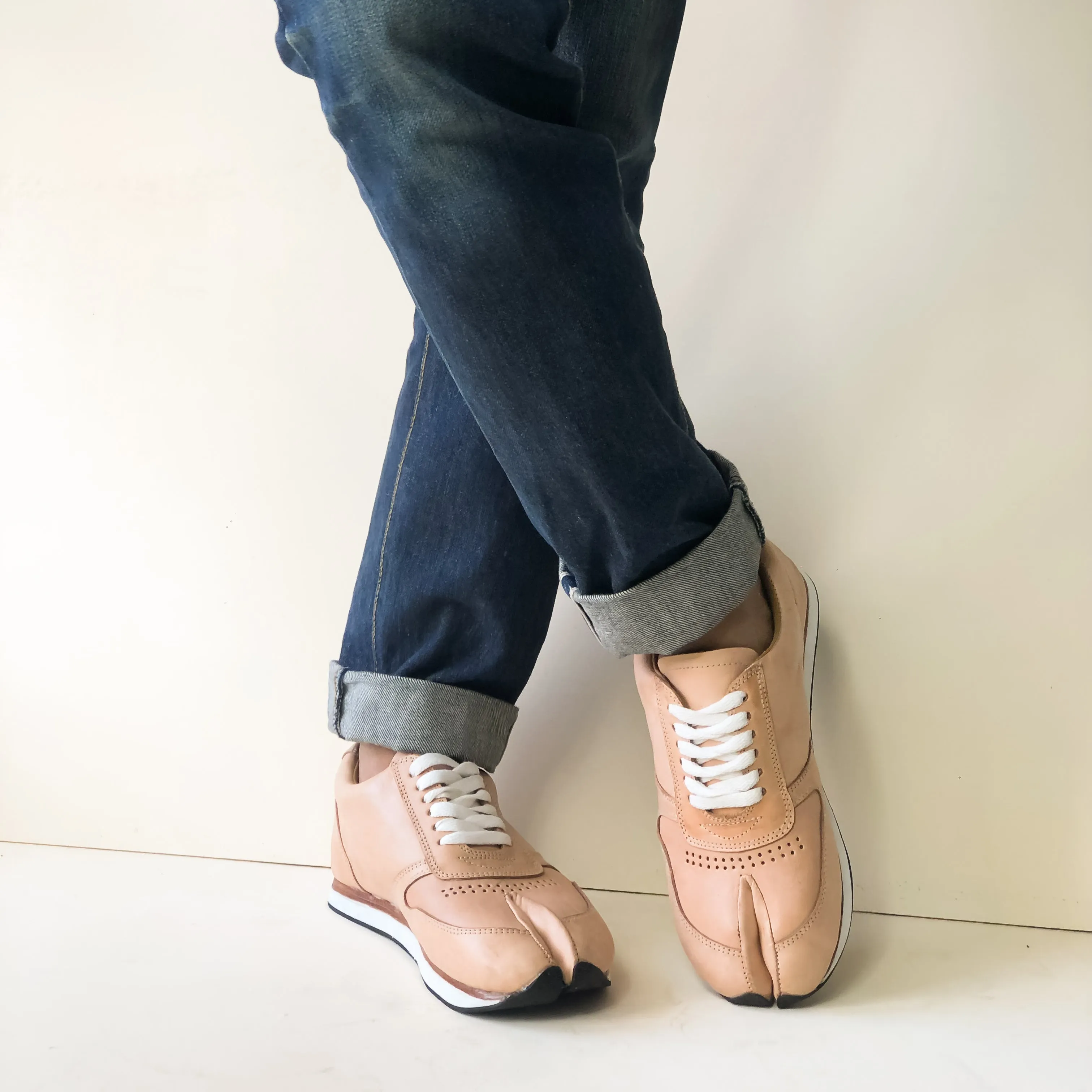 Gin Leather Tabi Sneakers