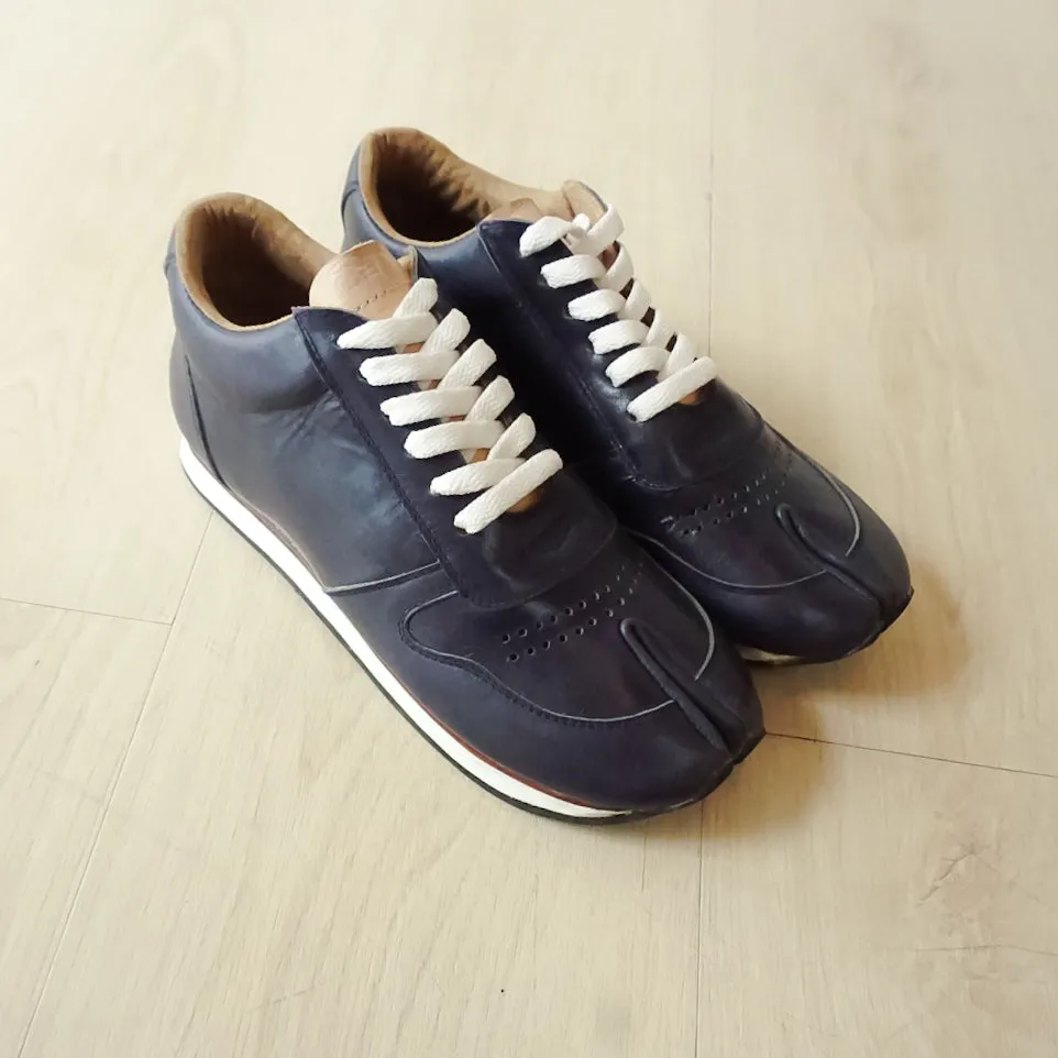 Gin Leather Tabi Sneakers