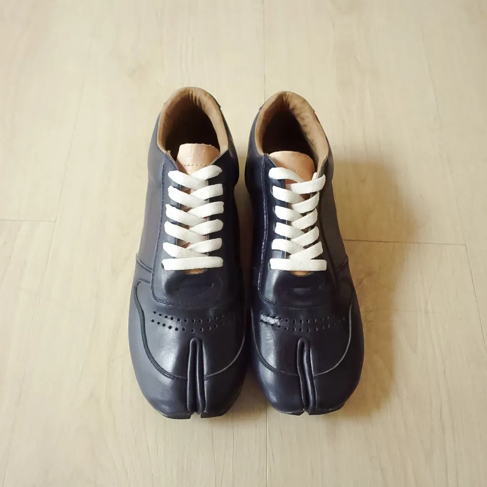 Gin Leather Tabi Sneakers