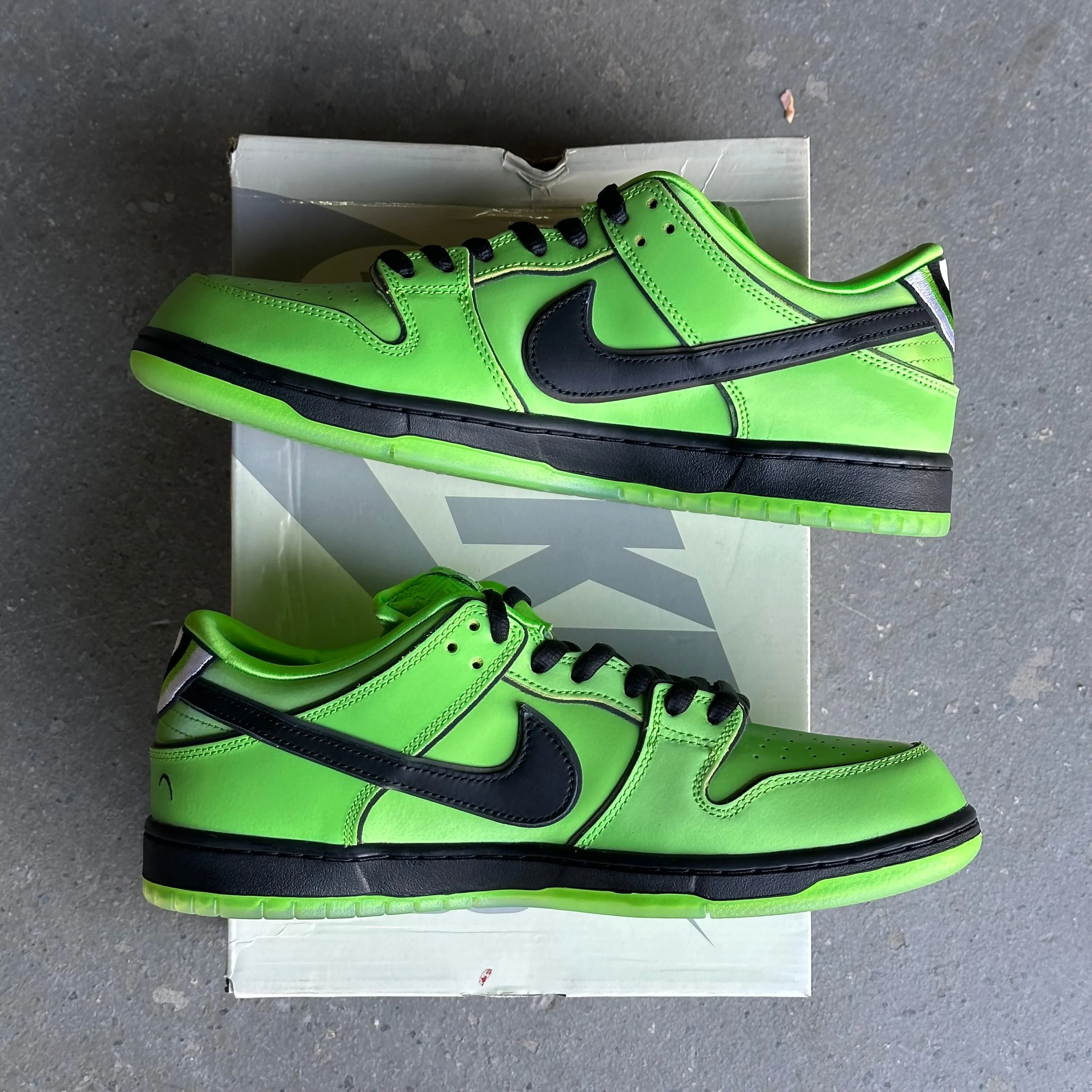 Nike SB Dunk Low The Powerpuff Girls Buttercup *pre-owned* (SIZE 11)