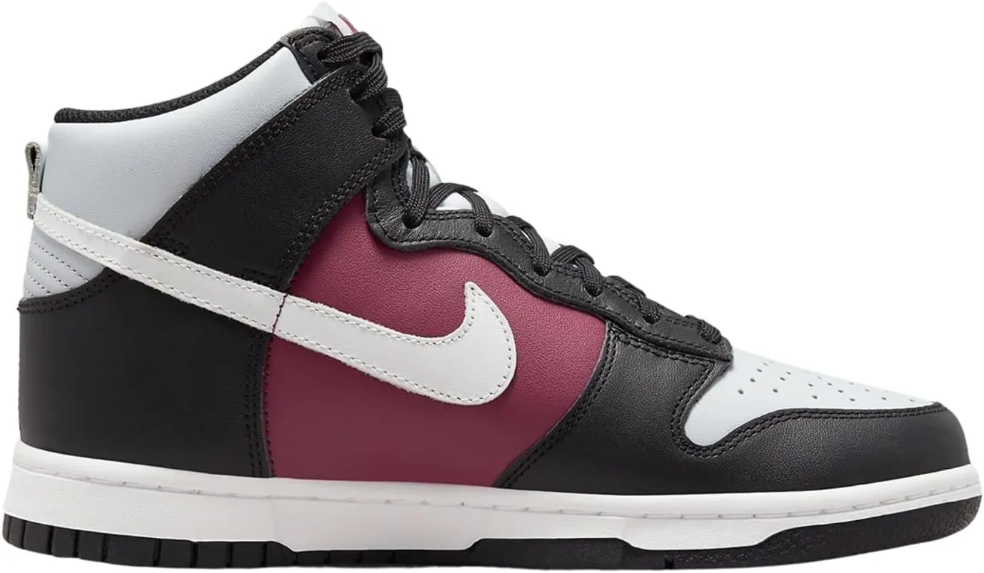 Nike Women's WMNS Dunk High Sneaker, Black, 8.5