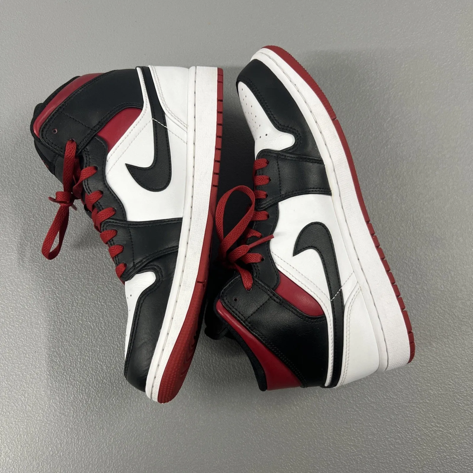 Size 9 - Air Jordan 1 Mid 'Gym Red Black Toe'