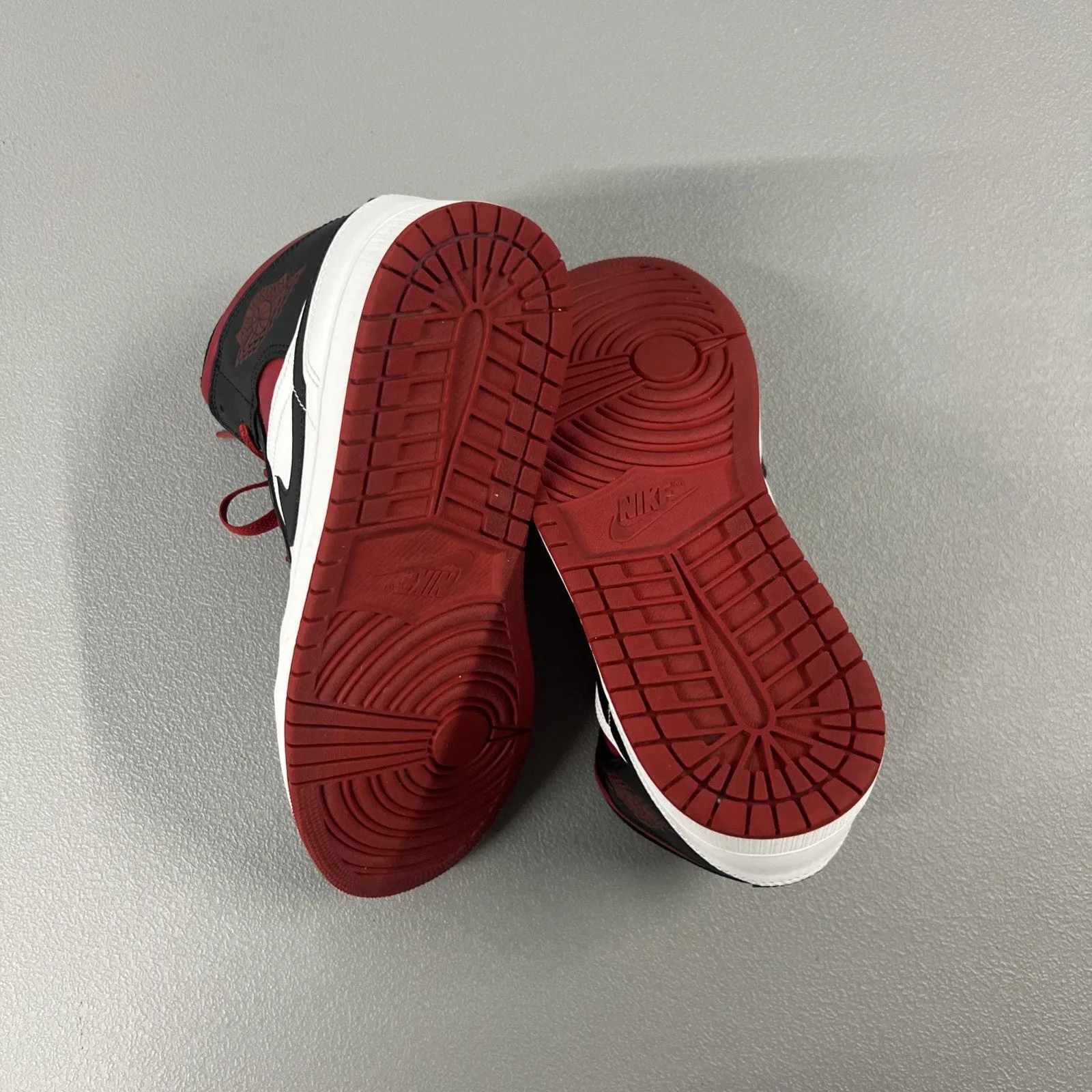 Size 9 - Air Jordan 1 Mid 'Gym Red Black Toe'
