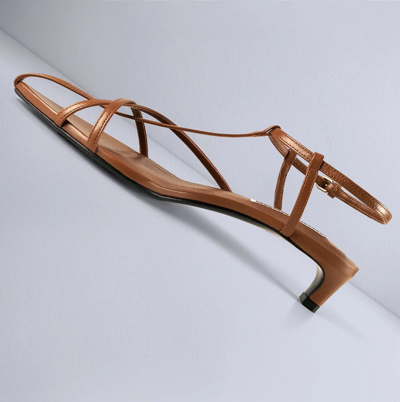 STRAP SANDAL
