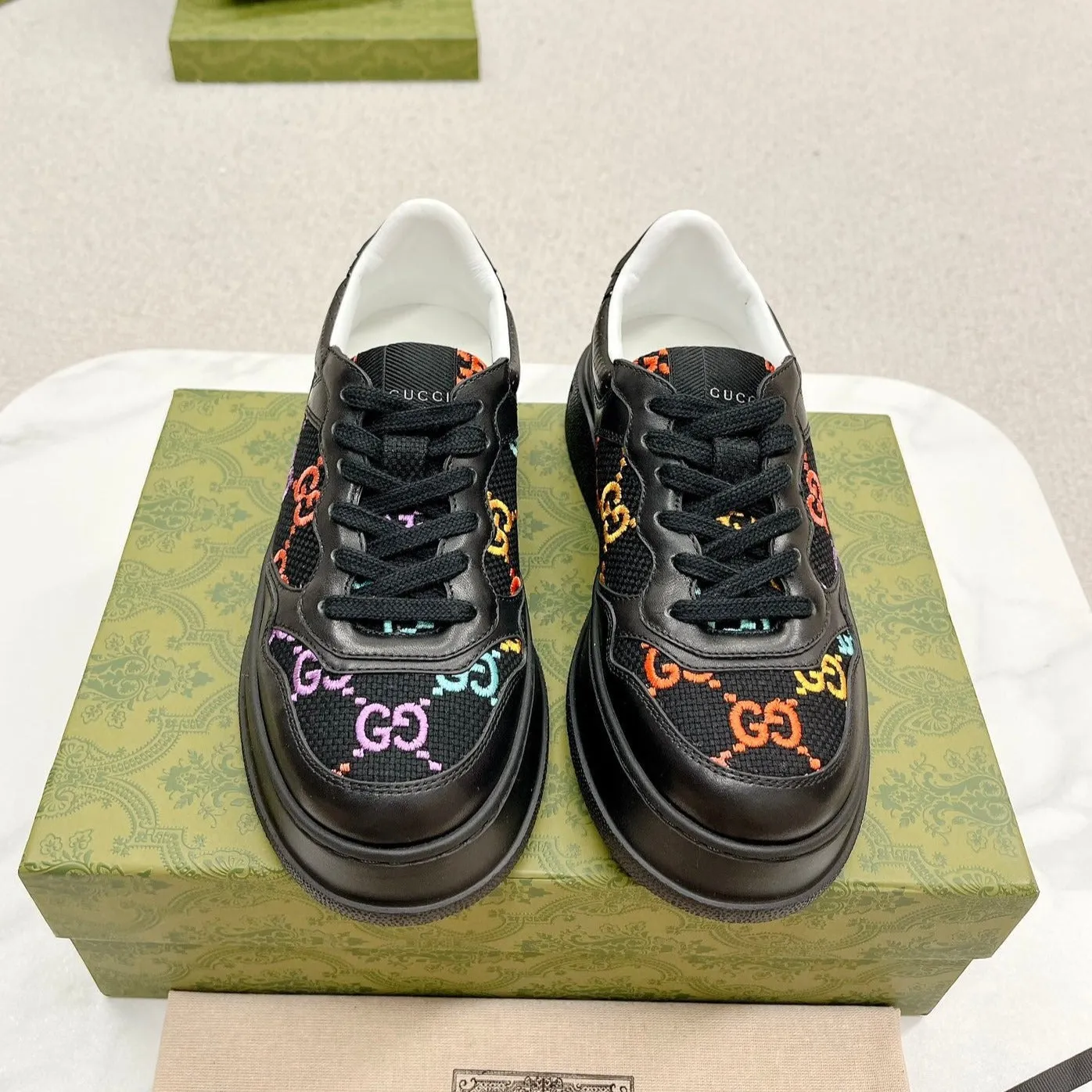 Trendy PATTERN TRAINER WITH BLACK Gucci CALFSKIN All-inclusive GG