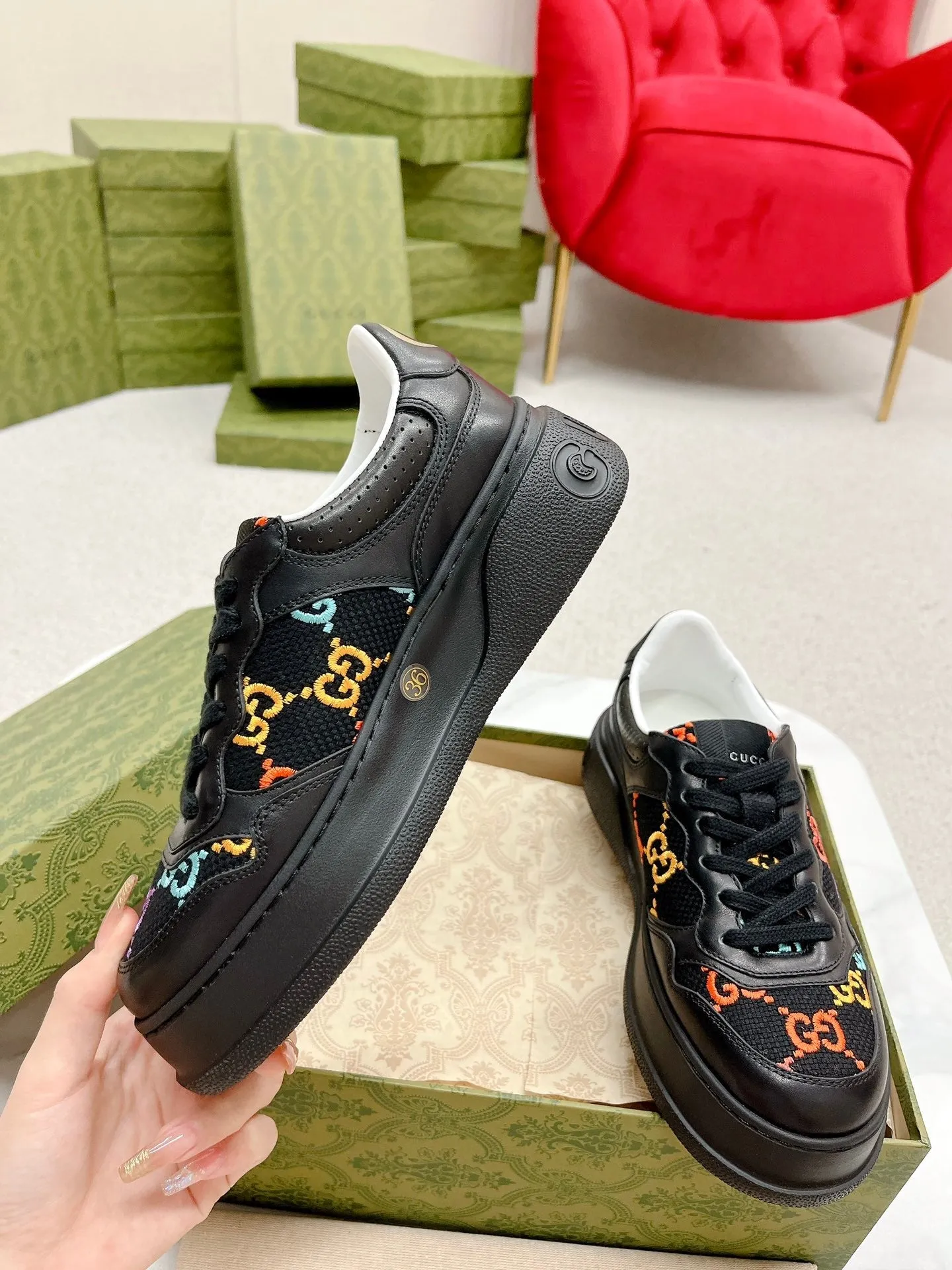 Trendy PATTERN TRAINER WITH BLACK Gucci CALFSKIN All-inclusive GG