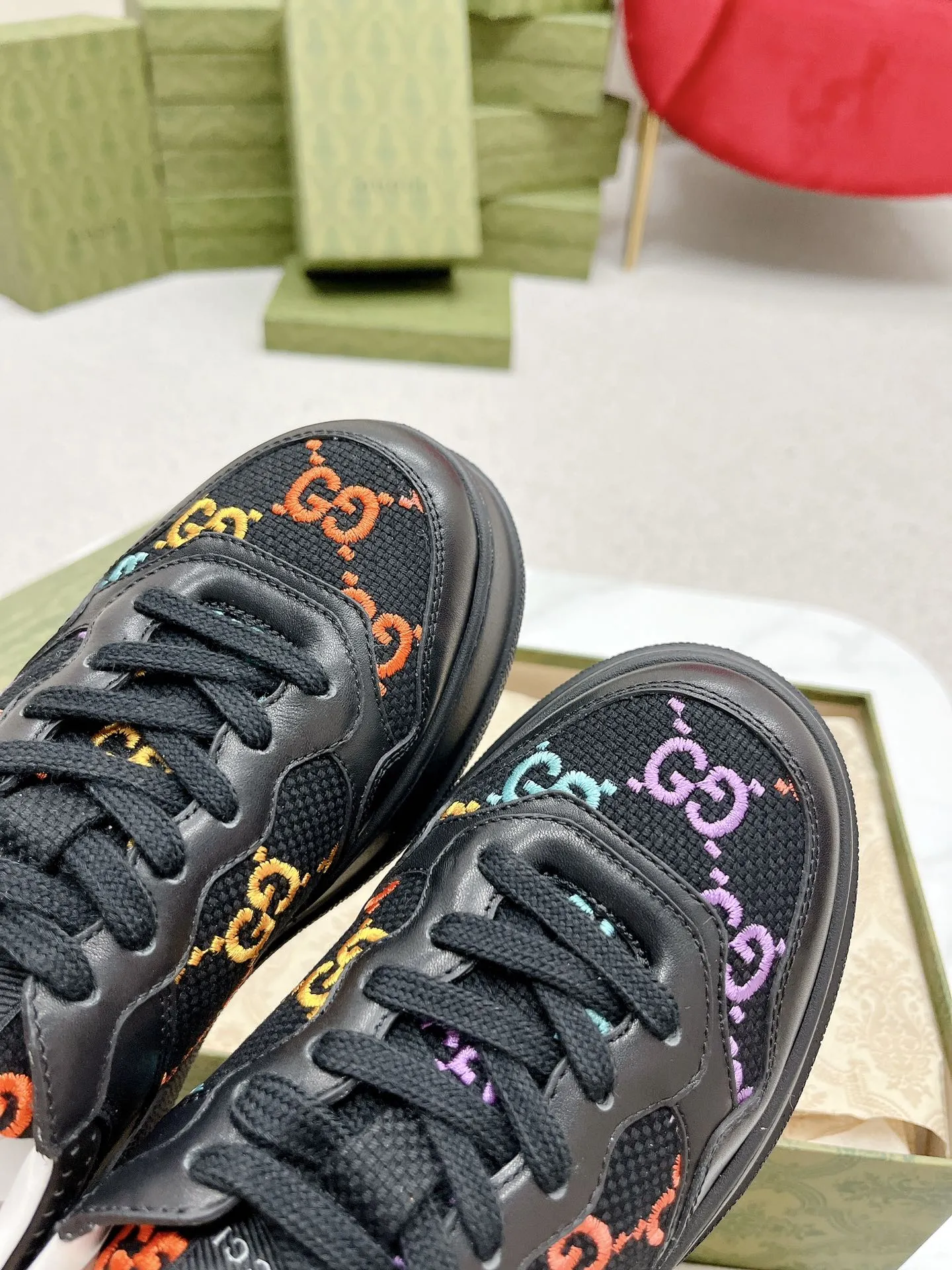 Trendy PATTERN TRAINER WITH BLACK Gucci CALFSKIN All-inclusive GG