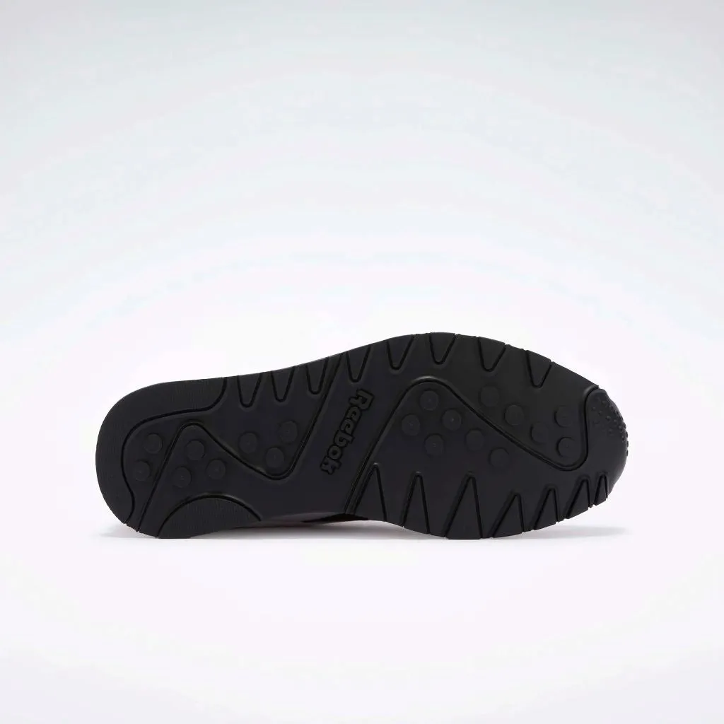 Ultra Flash Unisex Sneaker in Hazy Grey / Black / White